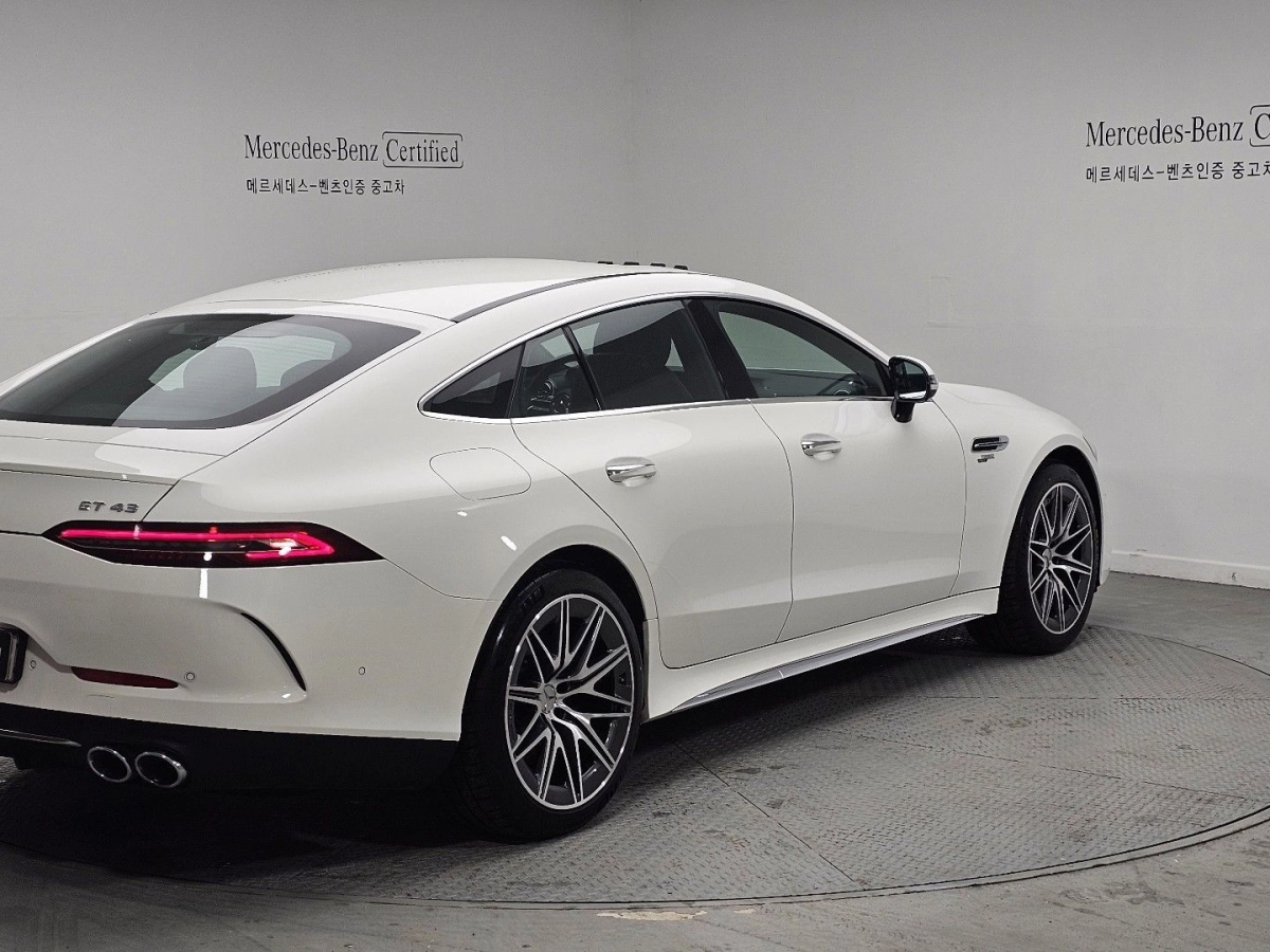 MERCEDES BENZ AMG GT