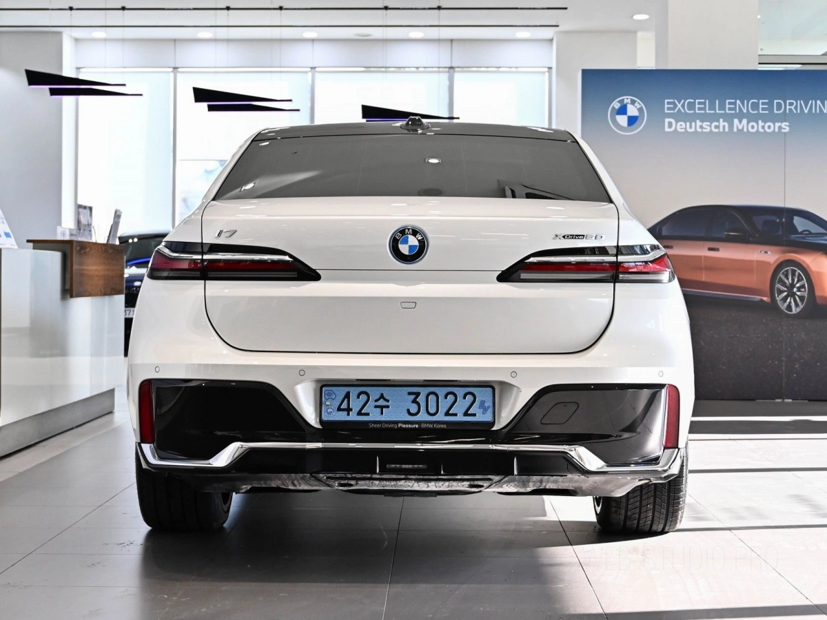 BMW I7 G70