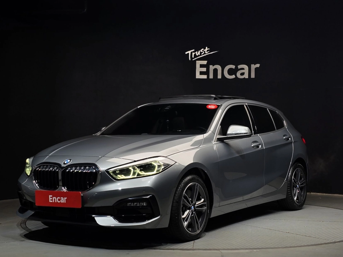 BMW 1-SERIES F40  2023