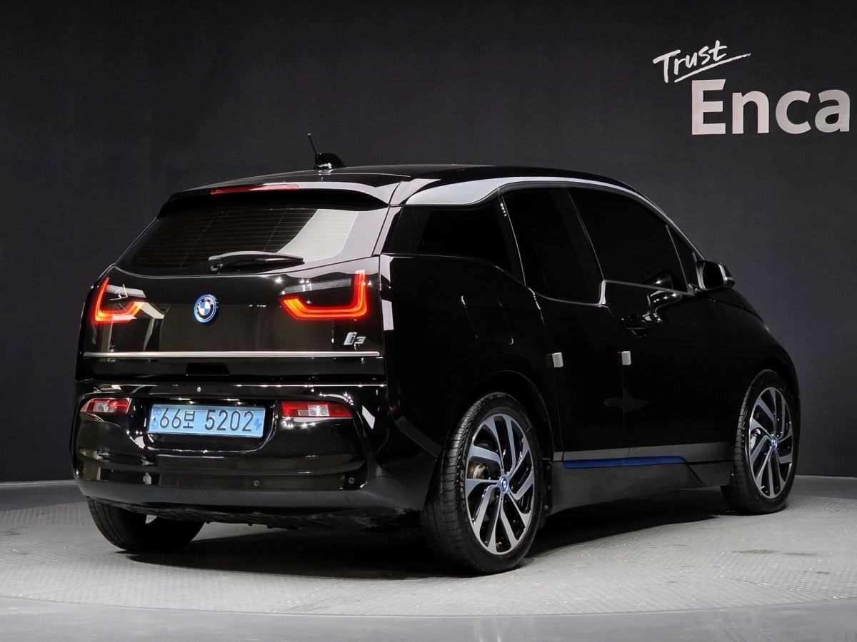 BMW I3