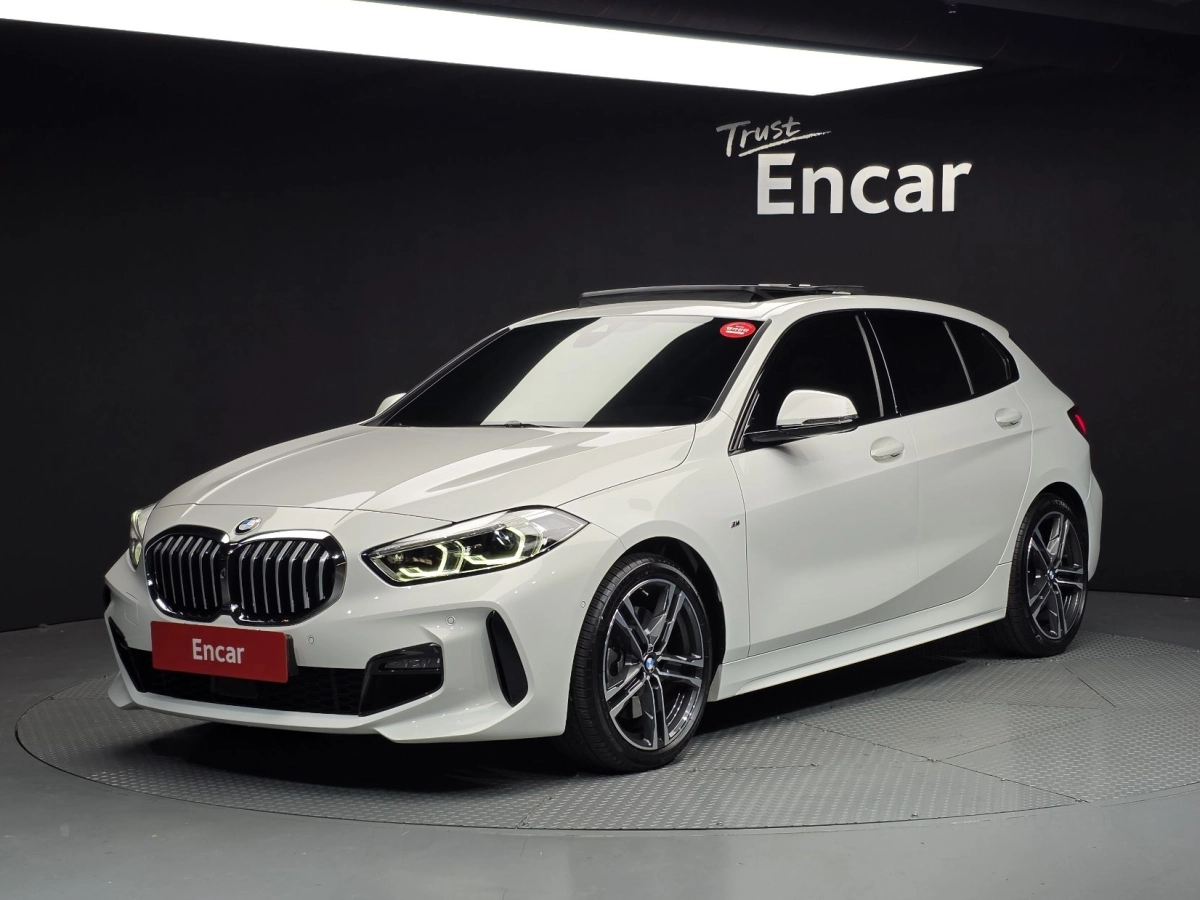 BMW 1-SERIES F40 2023