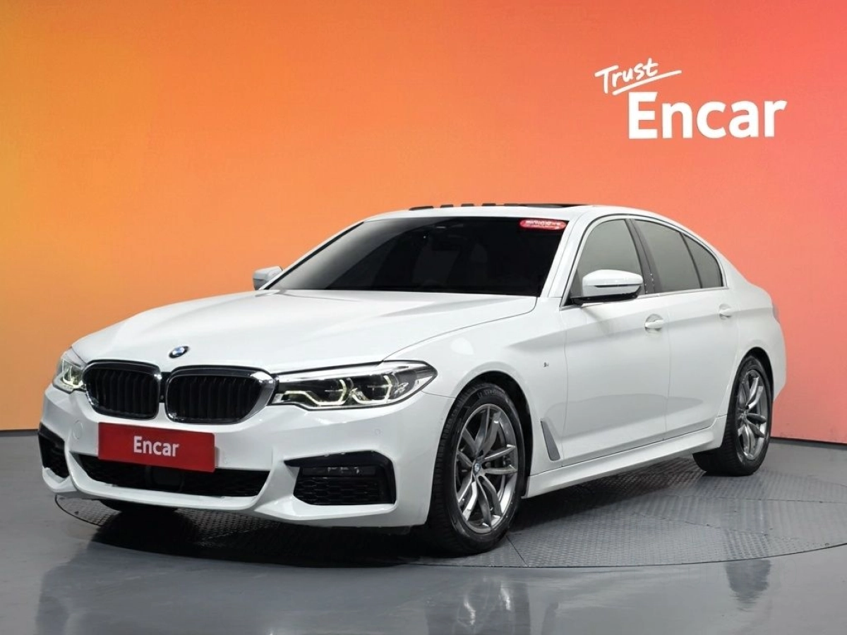 BMW 5-SERIES G30 2019