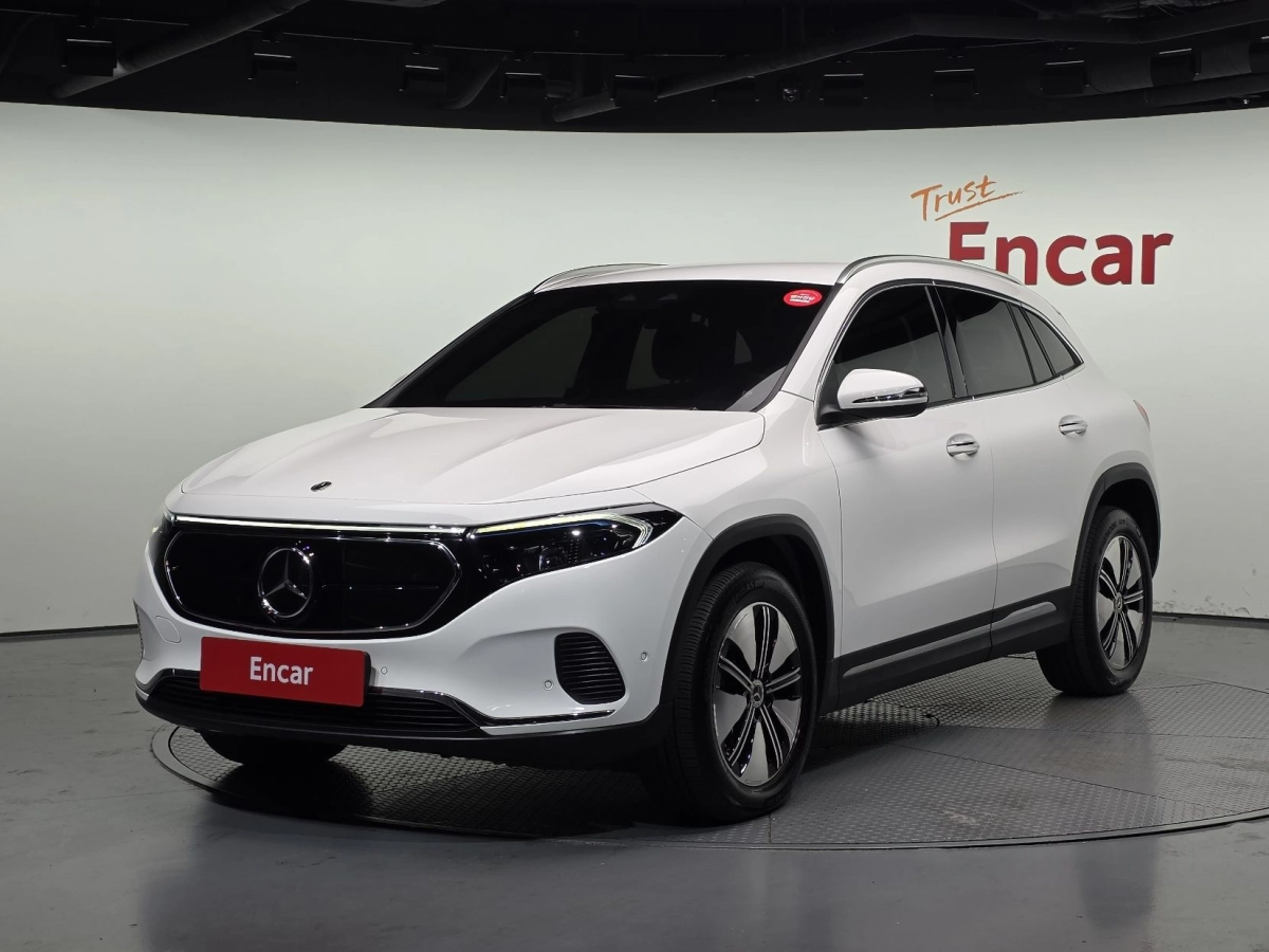 MERCEDES BENZ EQA H243  2021