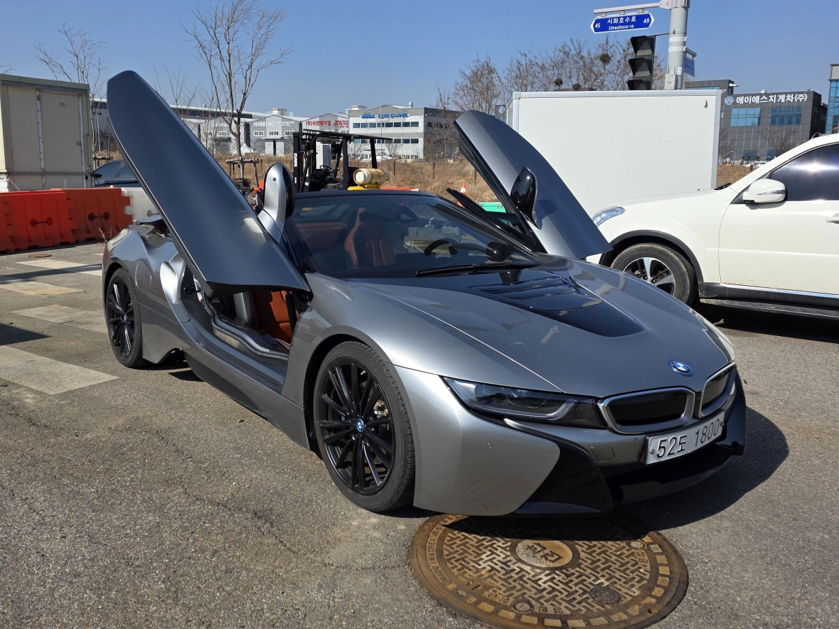 BMW I8