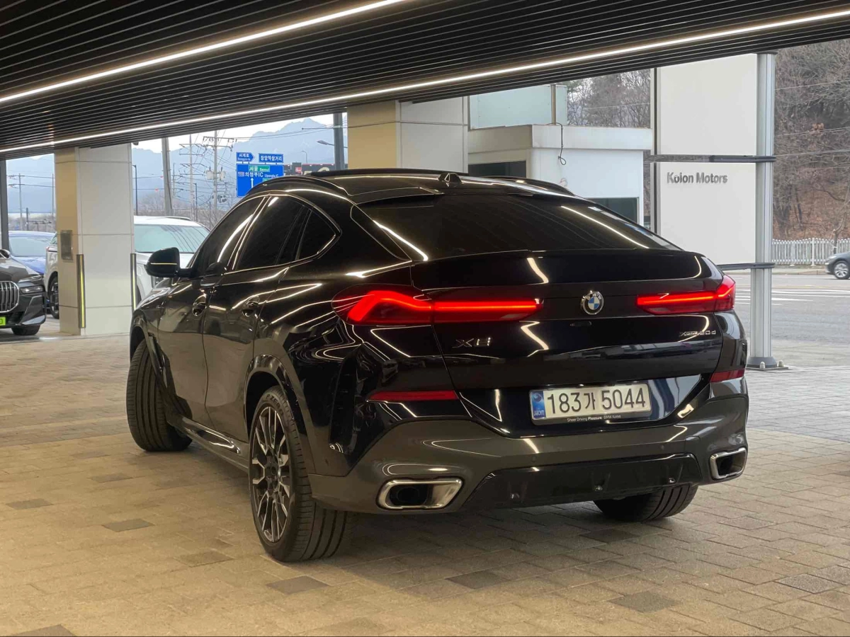 BMW X6 G06