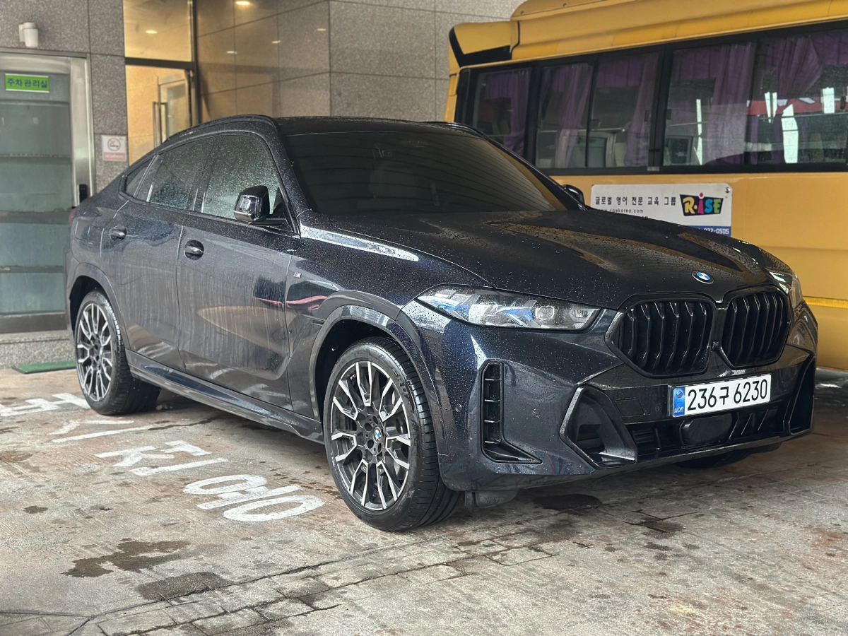 BMW X6 G06