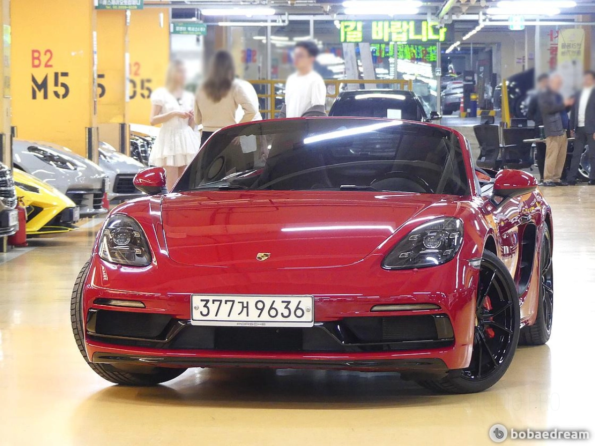 PORSCHE 718 BOXSTER