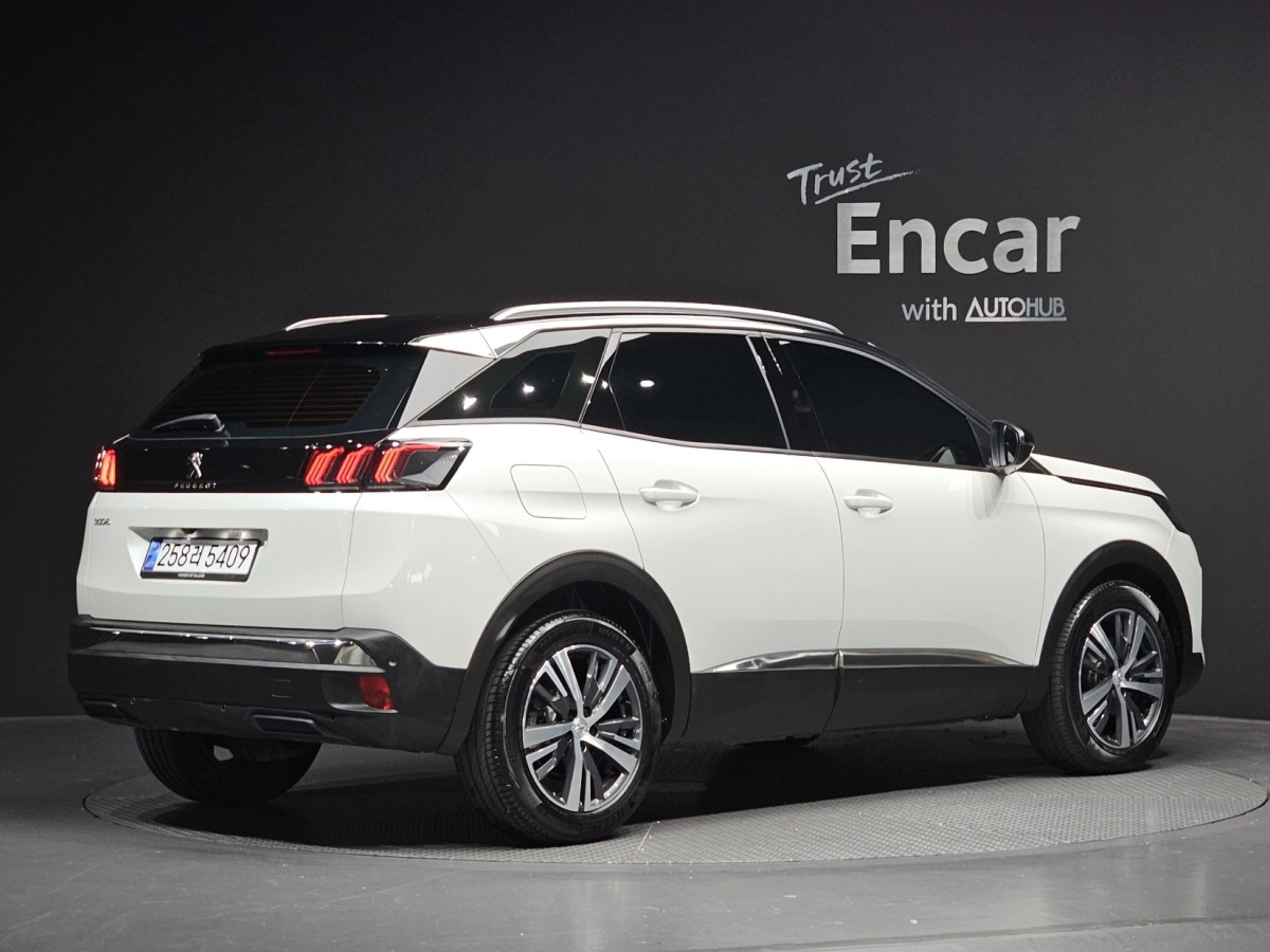 PEUGEOT 3008