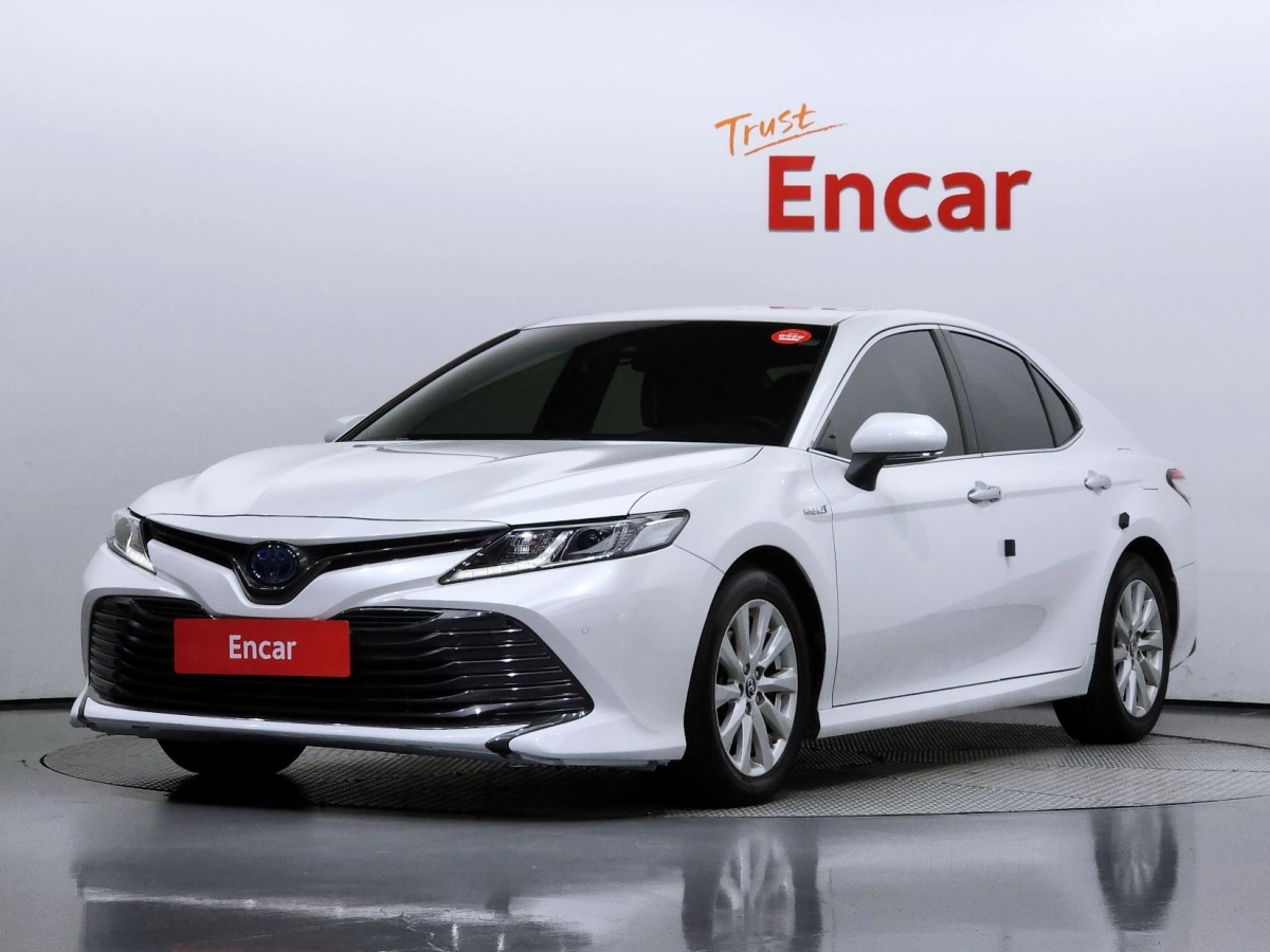 TOYOTA CAMRY XV70 2019