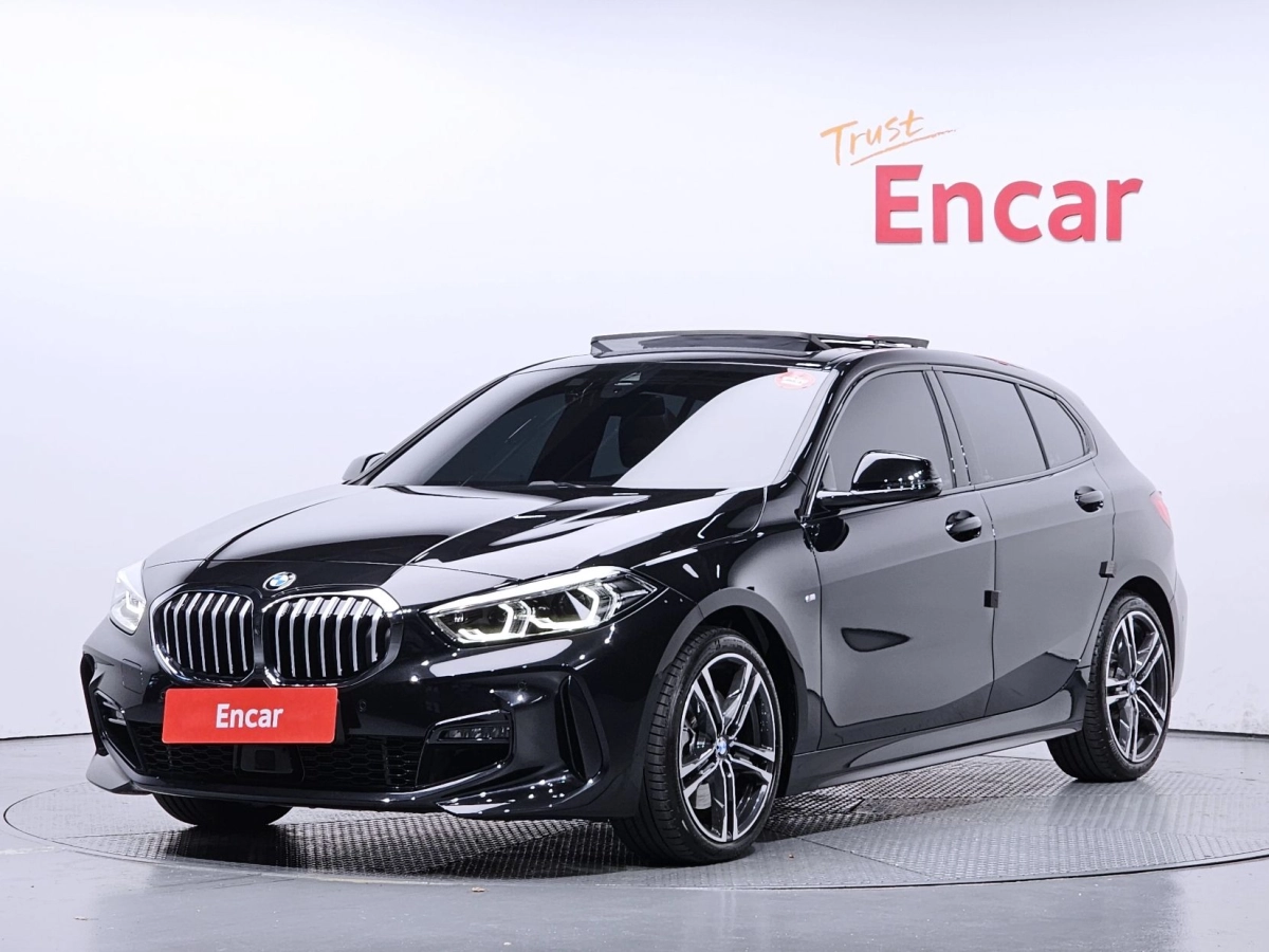 BMW 1-SERIES F40 2024