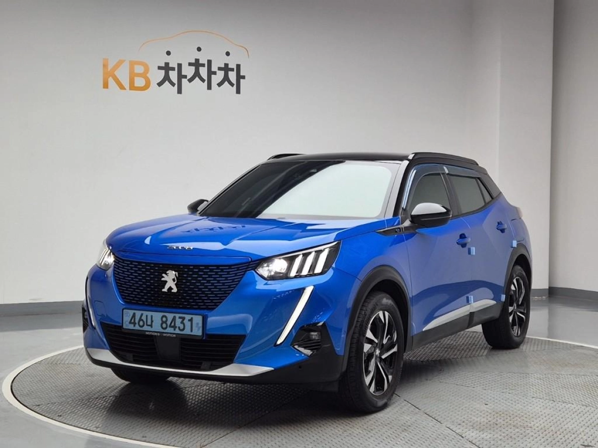 PEUGEOT E-2008  2021