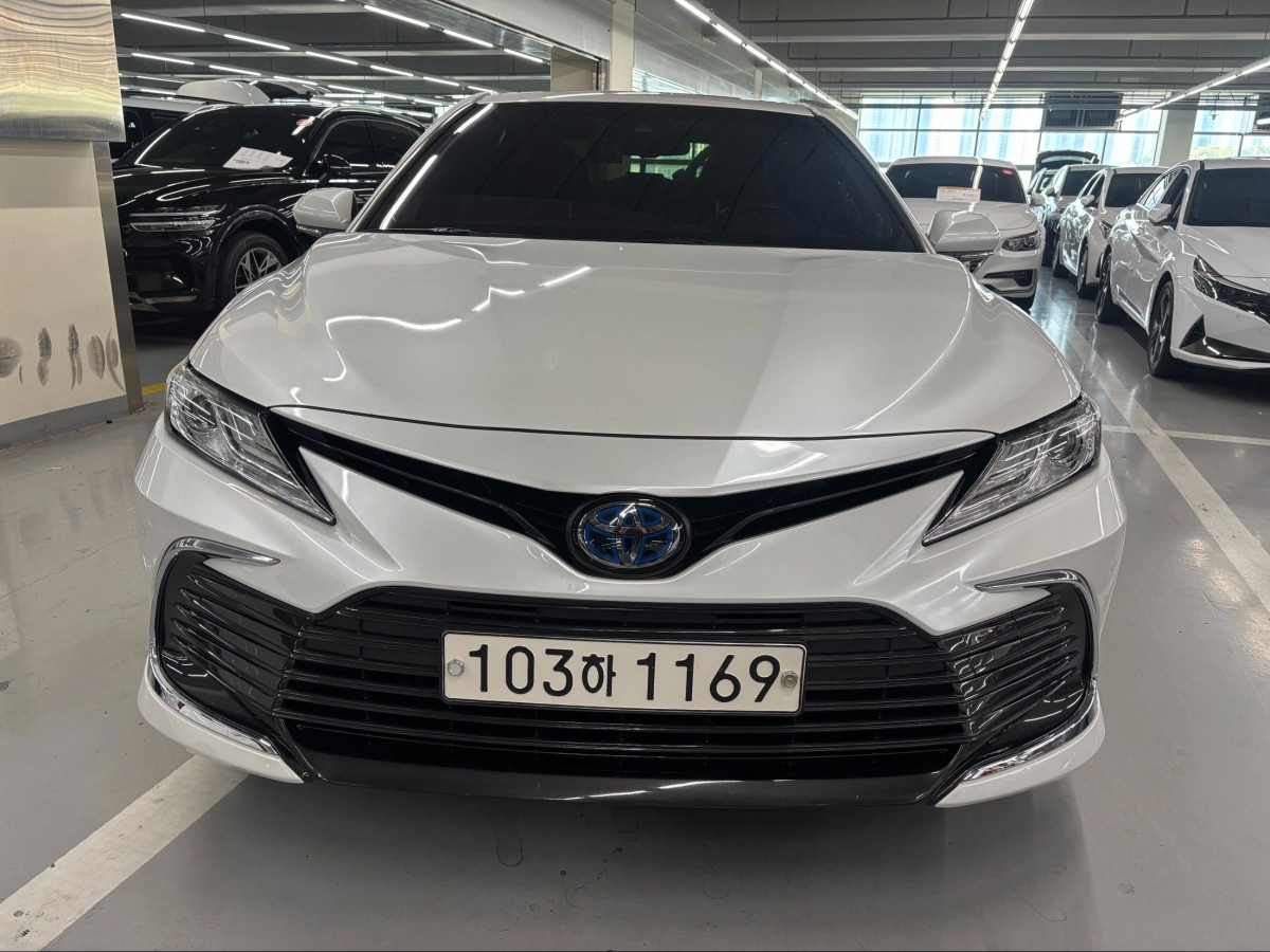TOYOTA CAMRY XV70 2021