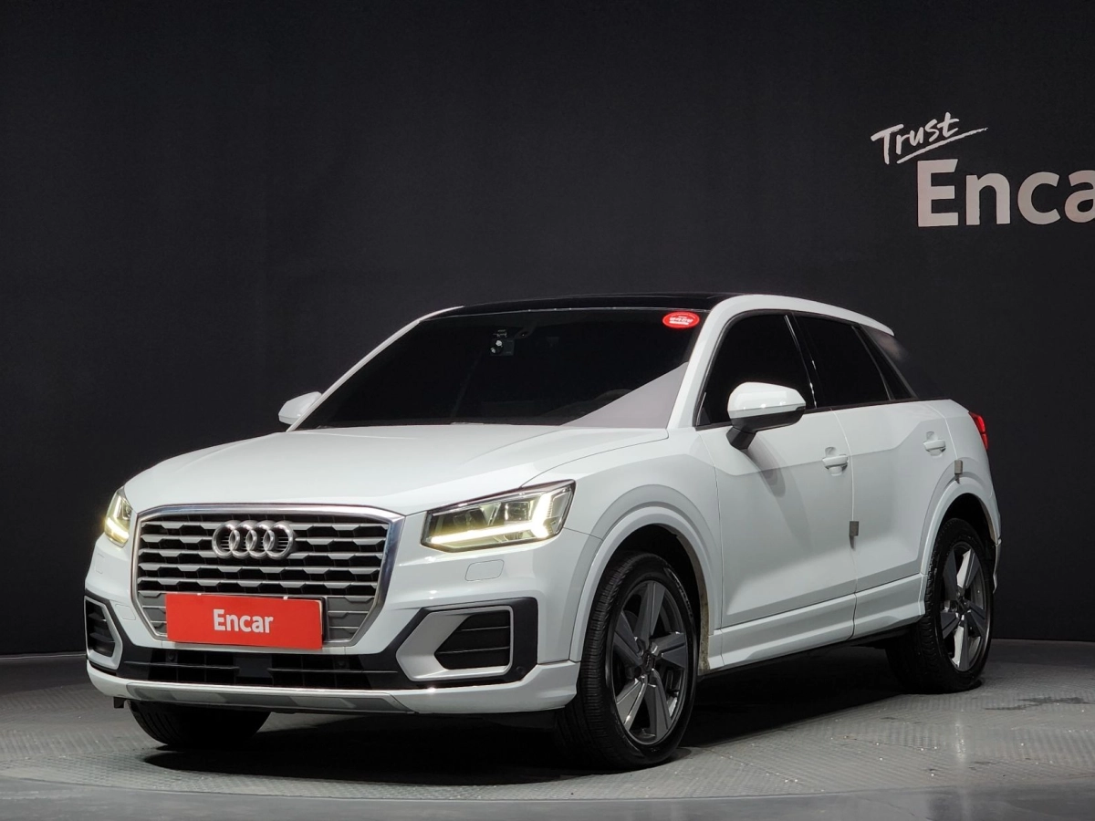 AUDI Q2