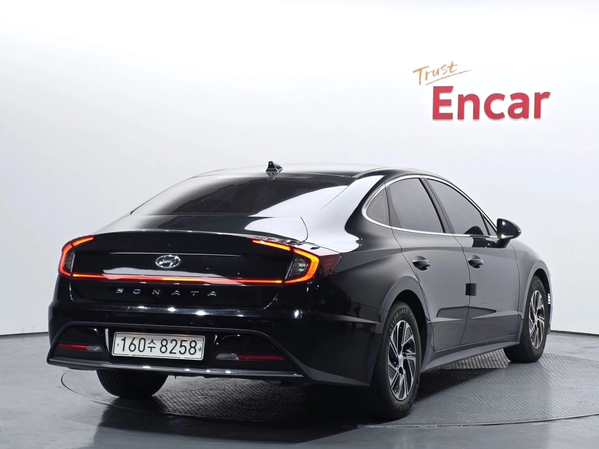 HYUNDAI SONATA HYBRID DN8