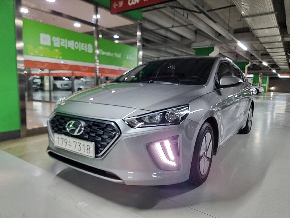 HYUNDAI IONIQ HYBRID  2020