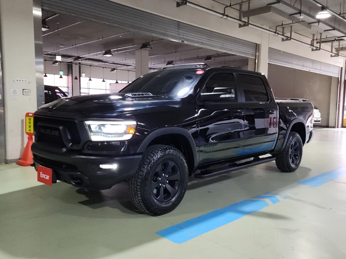 DODGE RAM PICK UP  2020
