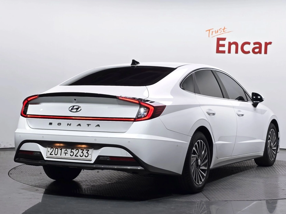 HYUNDAI SONATA HYBRID DN8