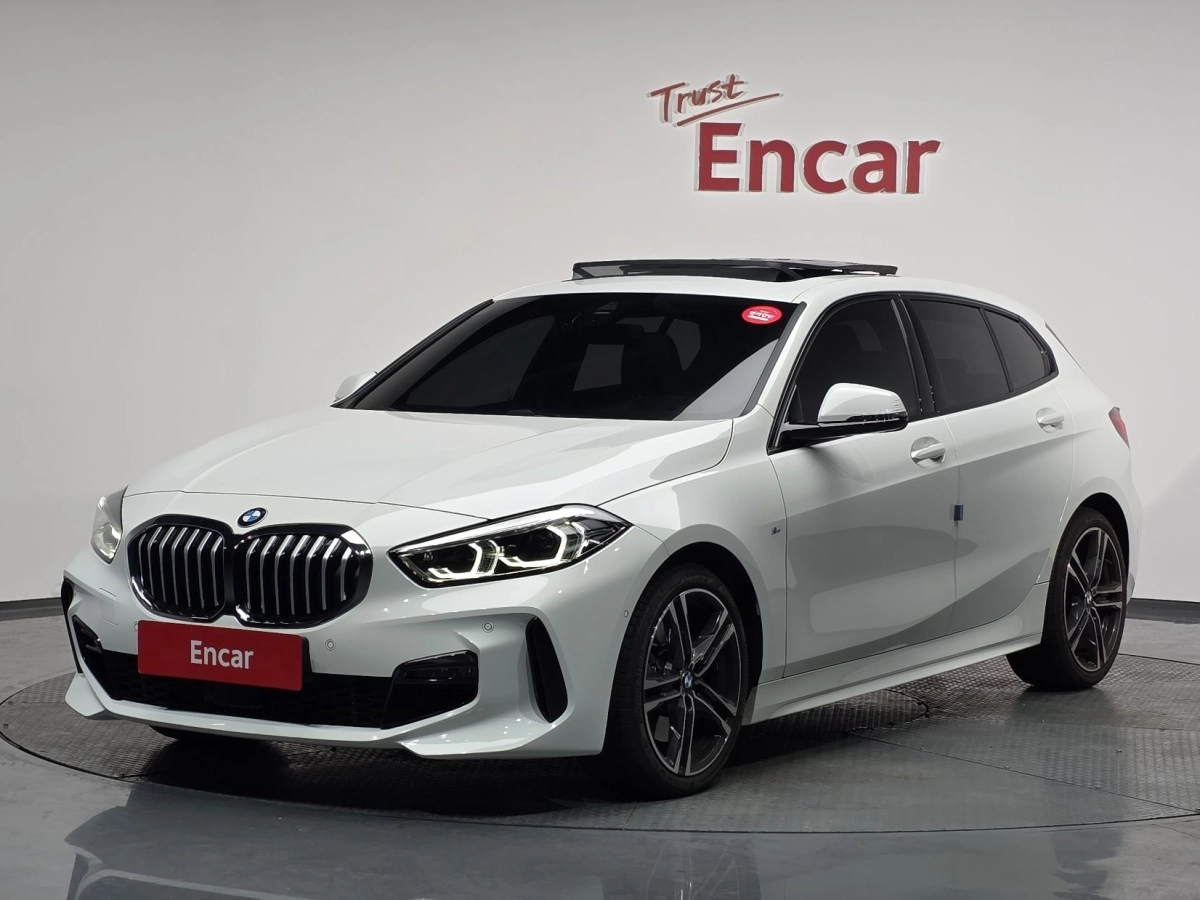 BMW 1-SERIES F40 2024