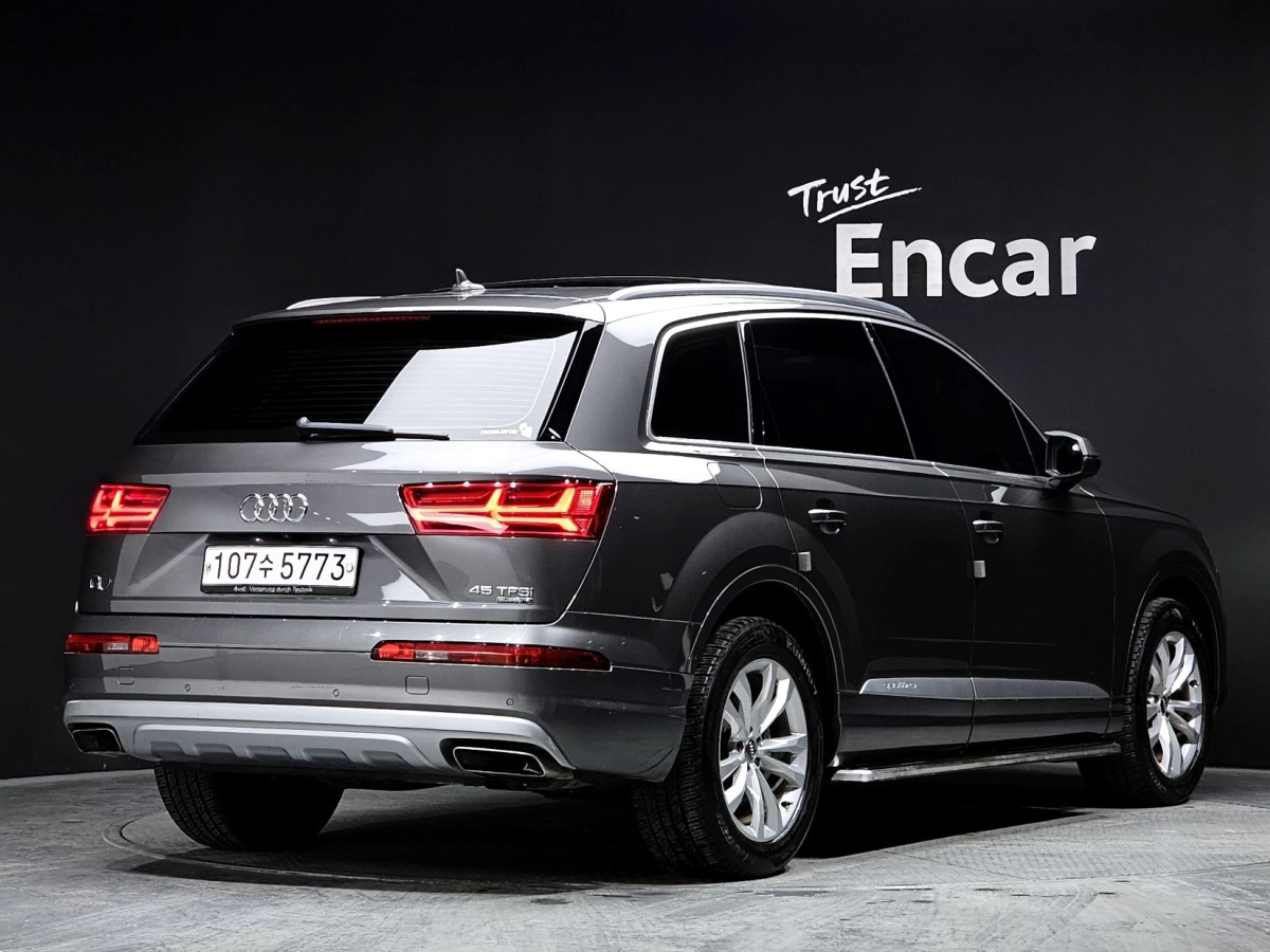 AUDI Q7 4M