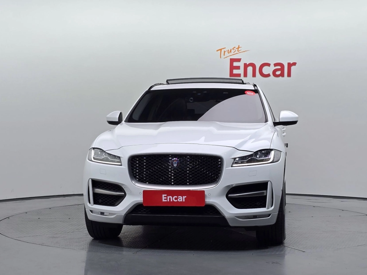 JAGUAR F-PACE