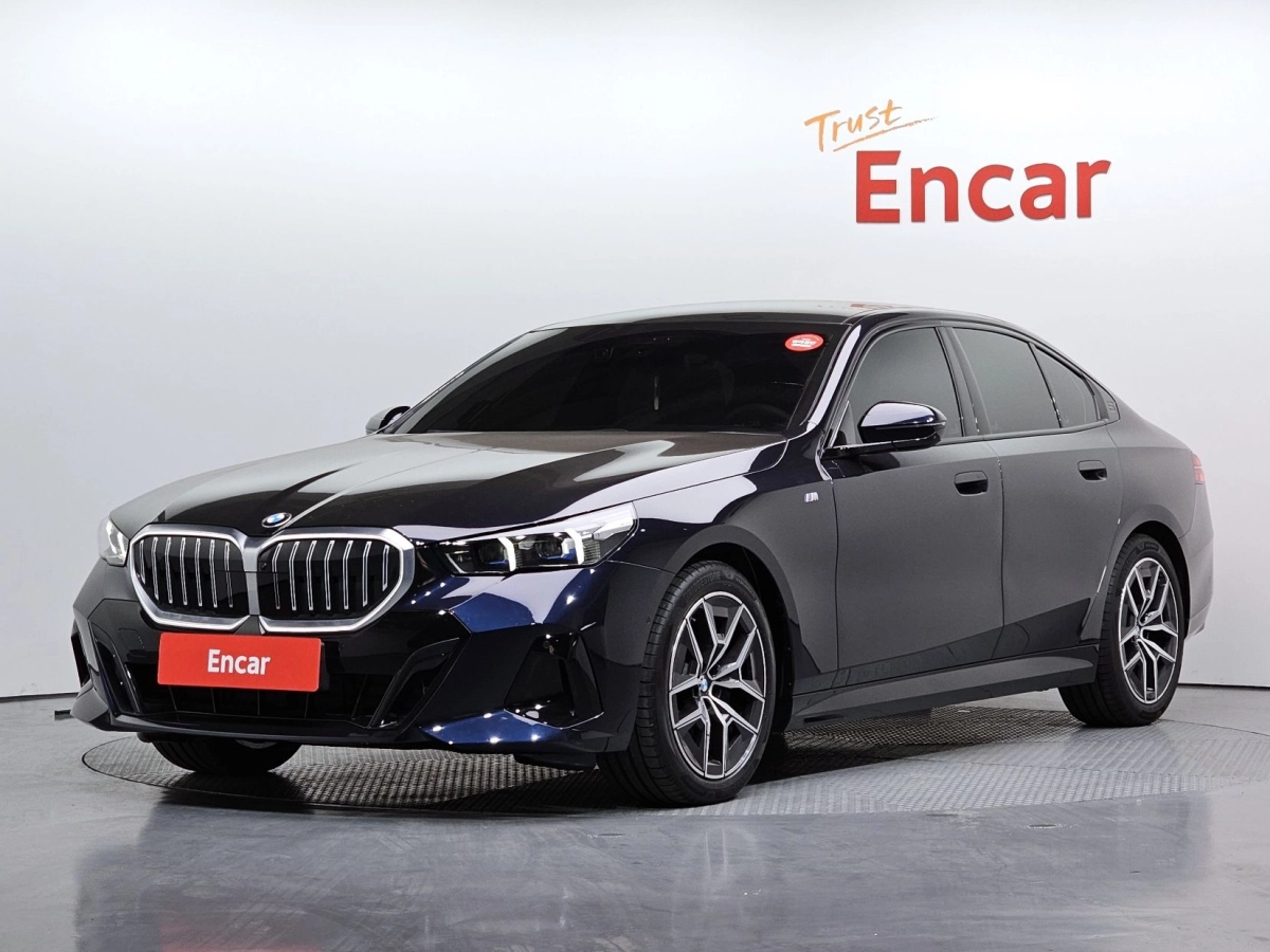 BMW 5-SERIES G60 2025