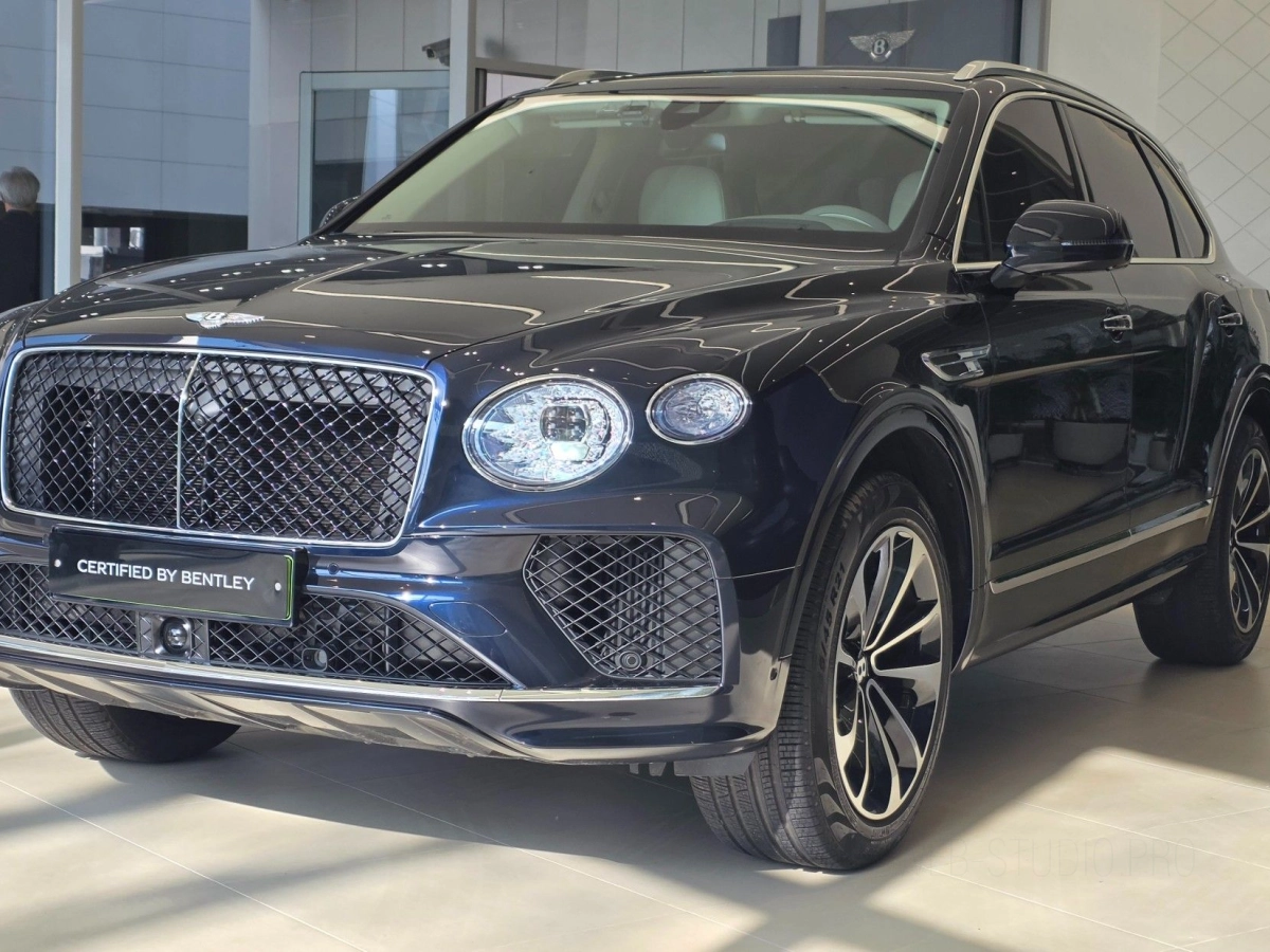 BENTLEY BENTAYGA  2025