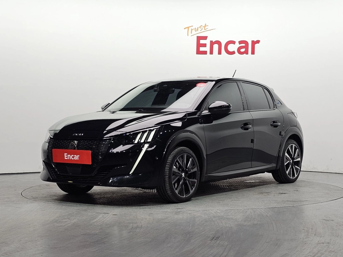 PEUGEOT E-208  2023