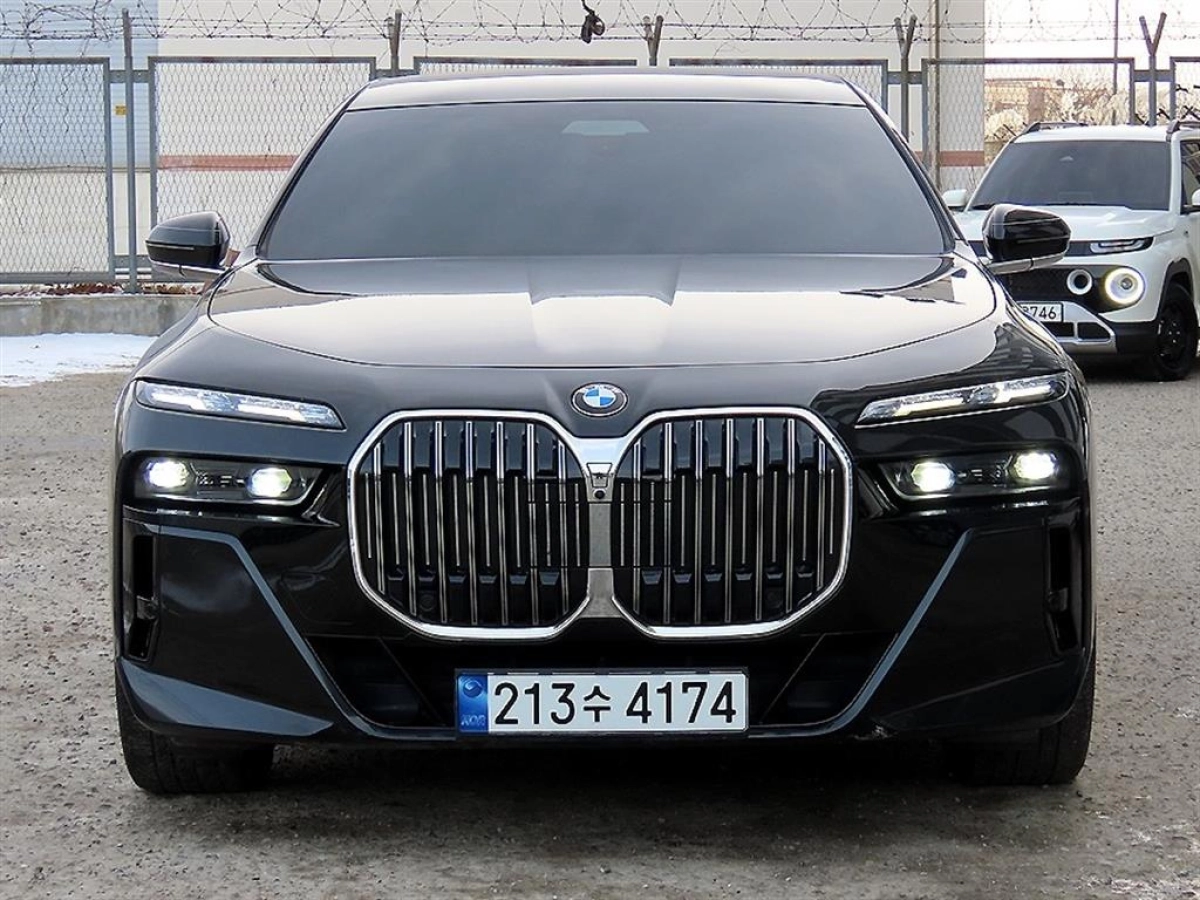 BMW 7-SERIES G70