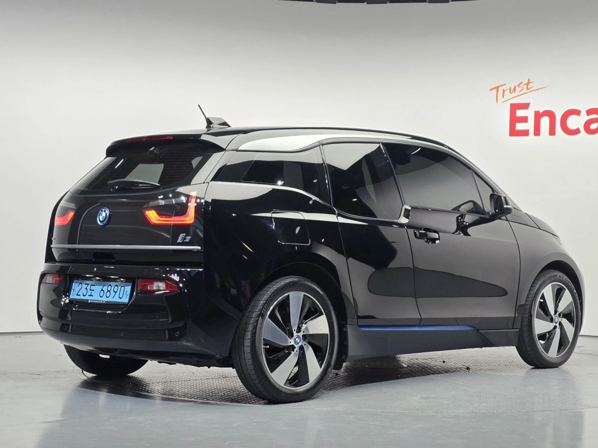 BMW I3