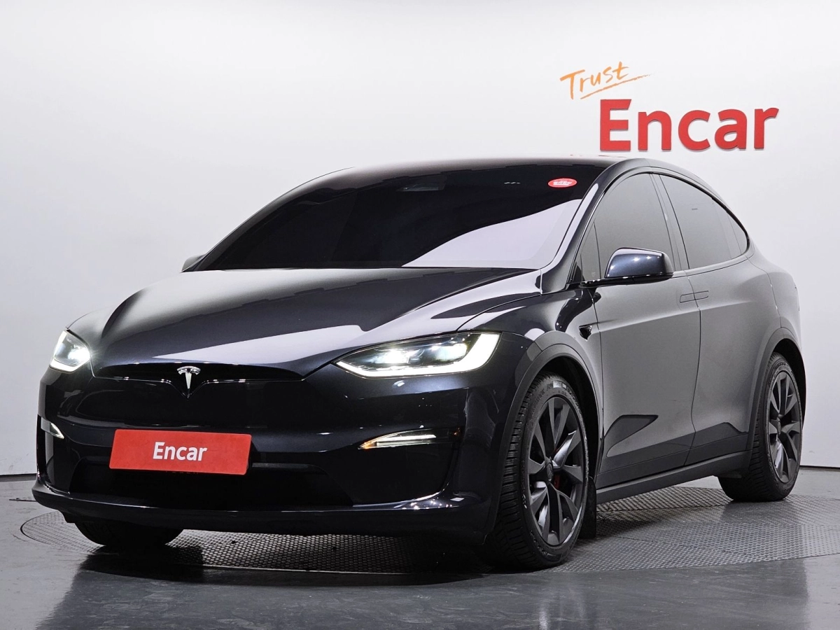 TESLA MODEL X