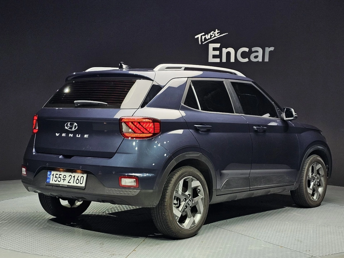 HYUNDAI VENUE