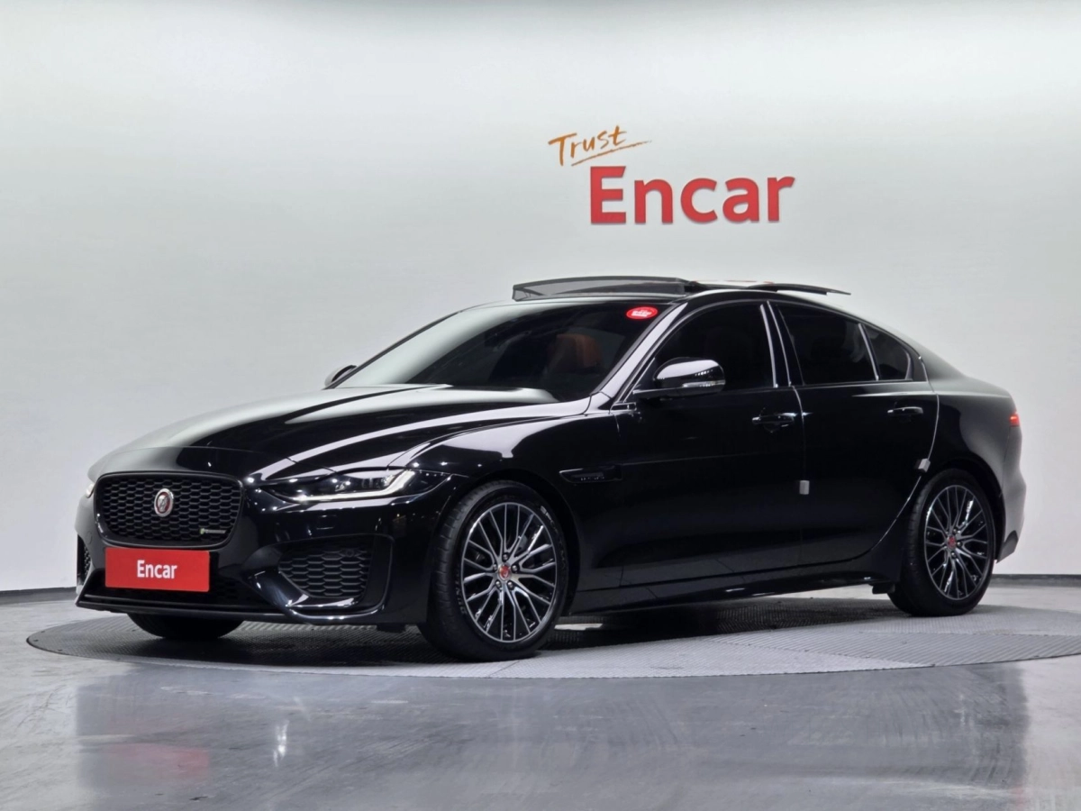 JAGUAR XE  2020