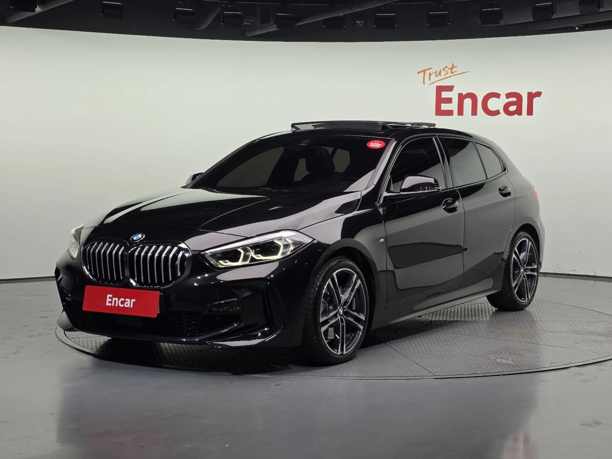 BMW 1-SERIES F40 2024