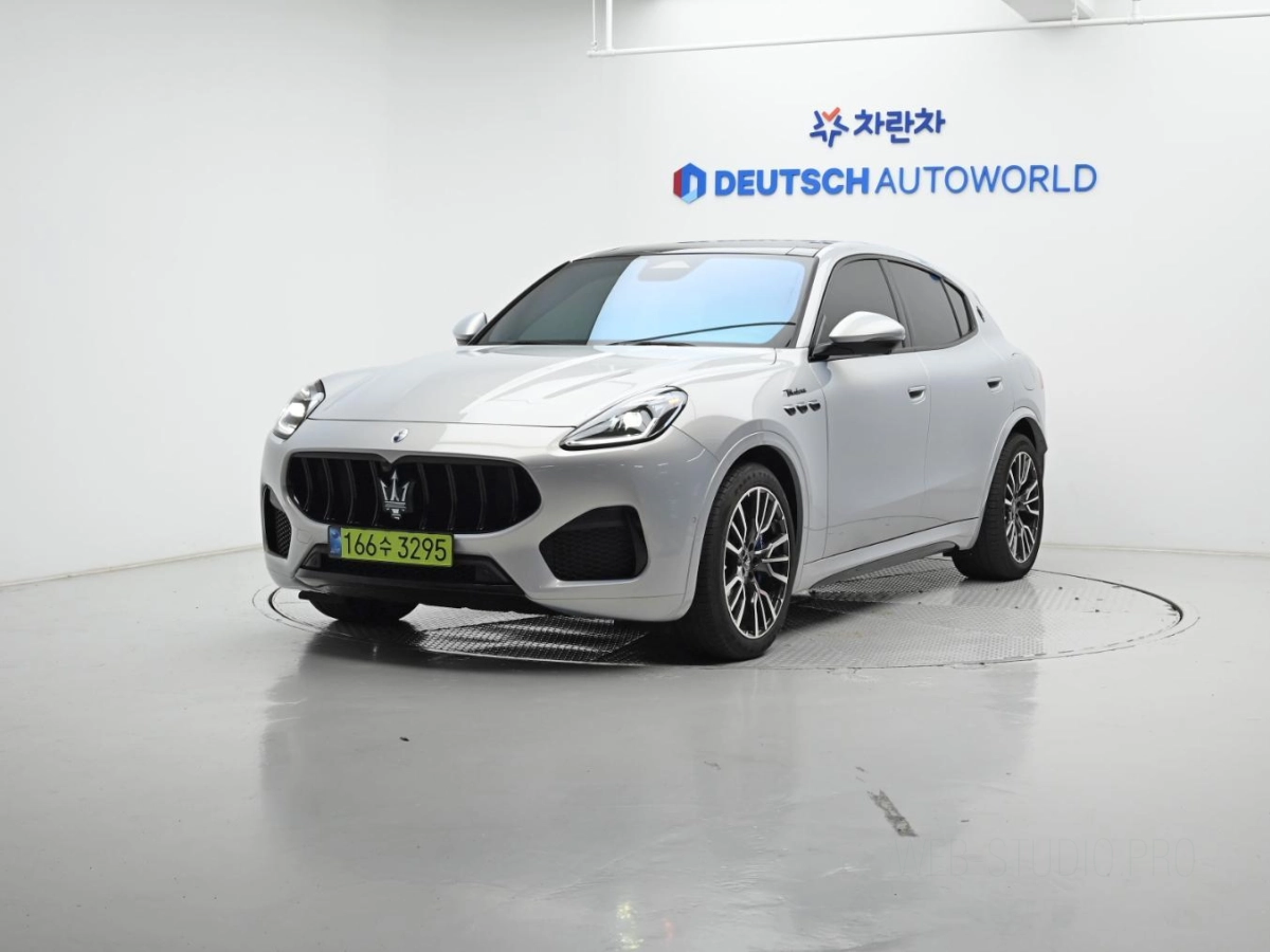 MASERATI GRECALE  2023