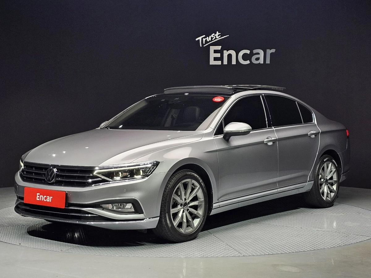 VOLKSWAGEN PASSAT GT B8  2022