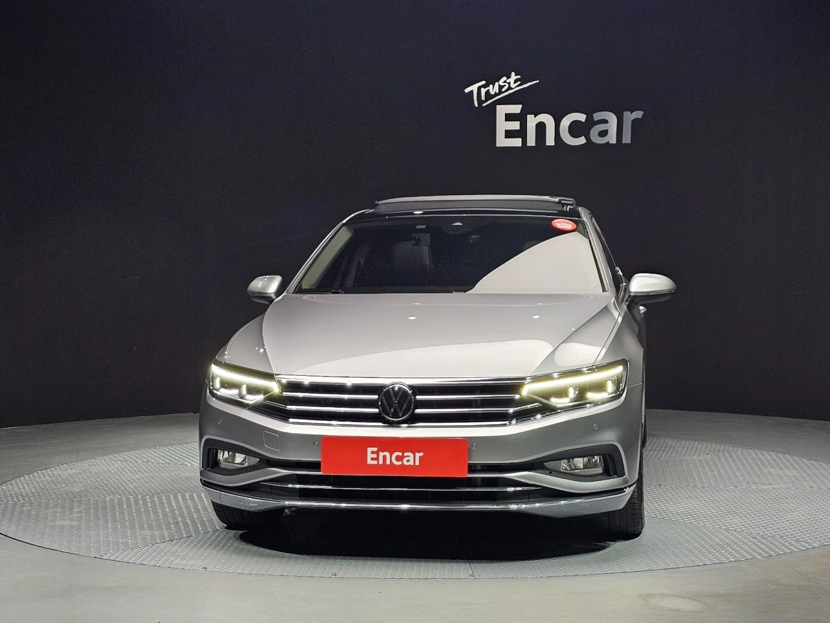 VOLKSWAGEN PASSAT GT B8