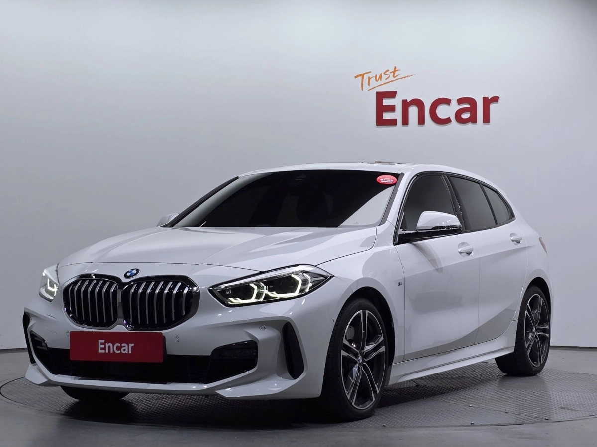 BMW 1-SERIES F40 2024