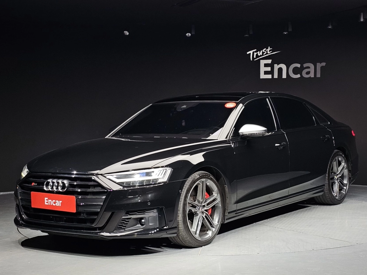 AUDI S8 D5  2020