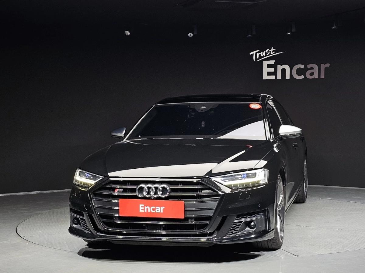 AUDI S8 D5