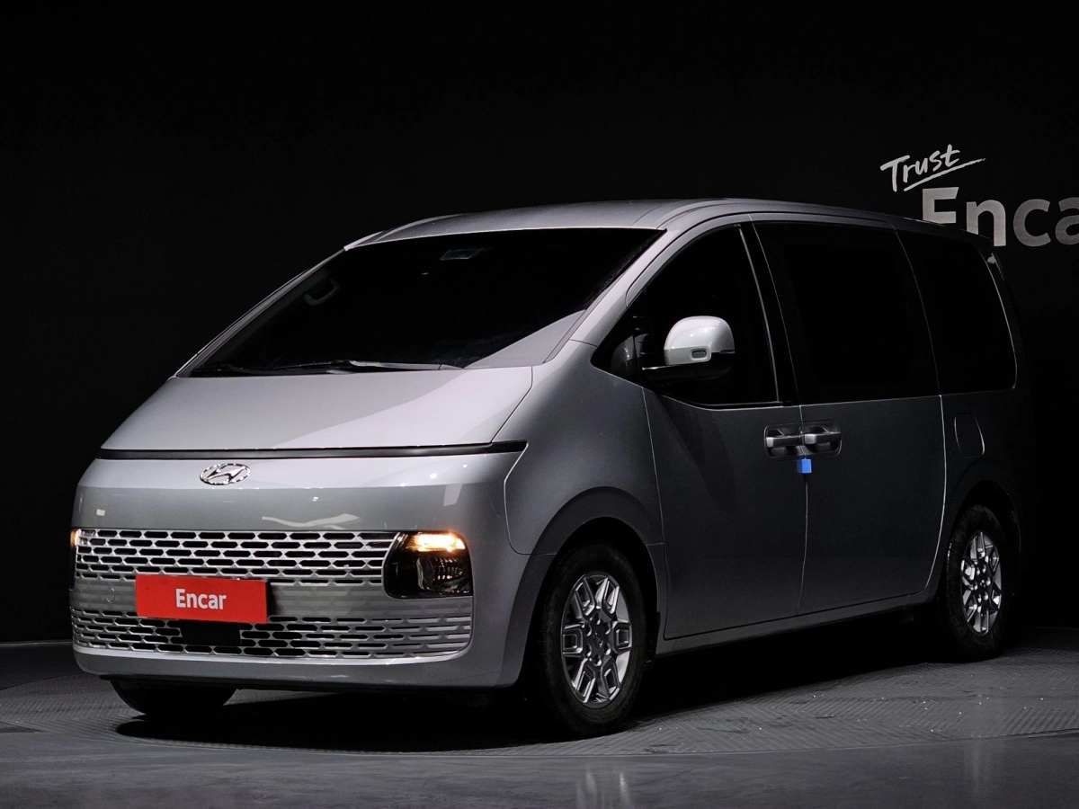 HYUNDAI STARIA  2023