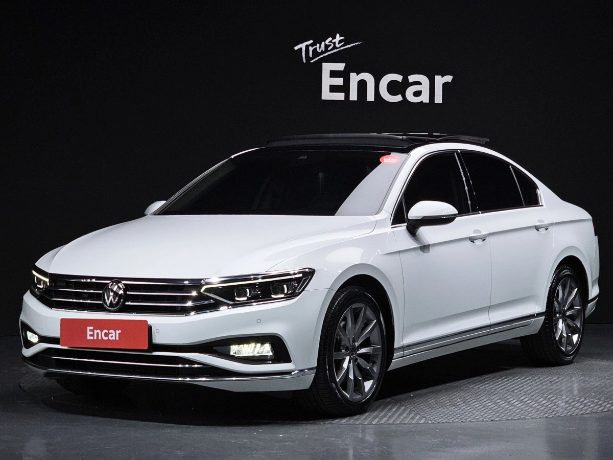 VOLKSWAGEN PASSAT GT B8