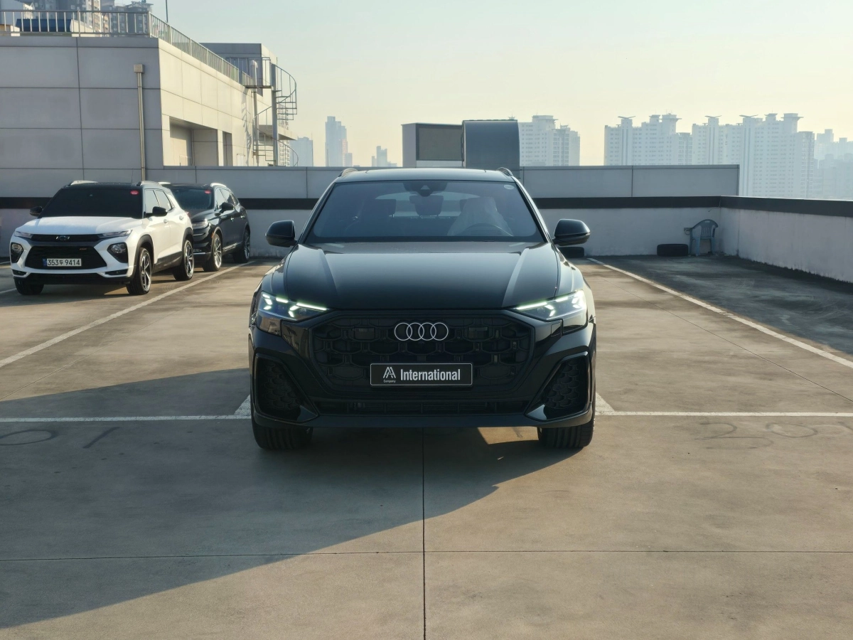 AUDI Q8 4M  2025