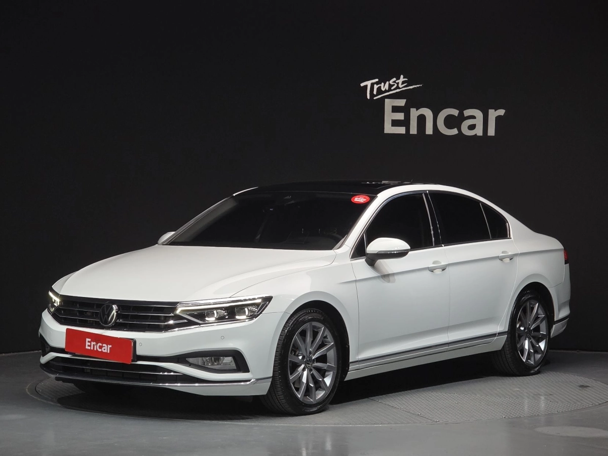 VOLKSWAGEN PASSAT GT B8  2022