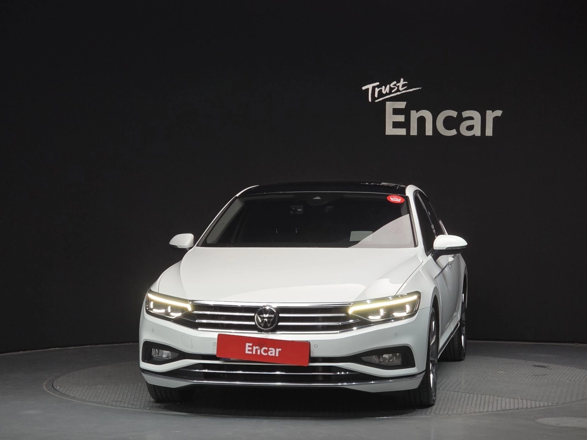 VOLKSWAGEN PASSAT GT B8