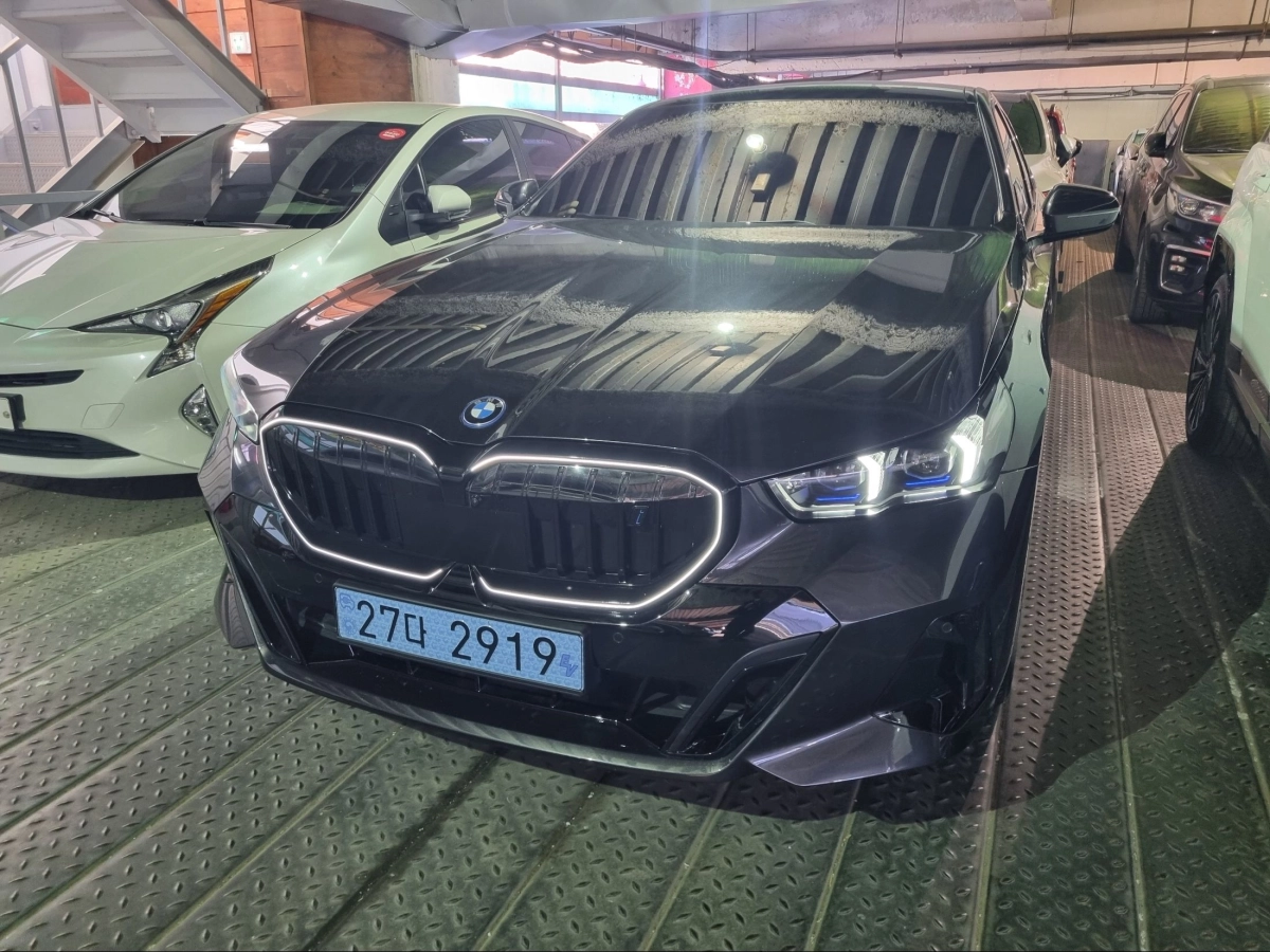 BMW I5 G60  2025