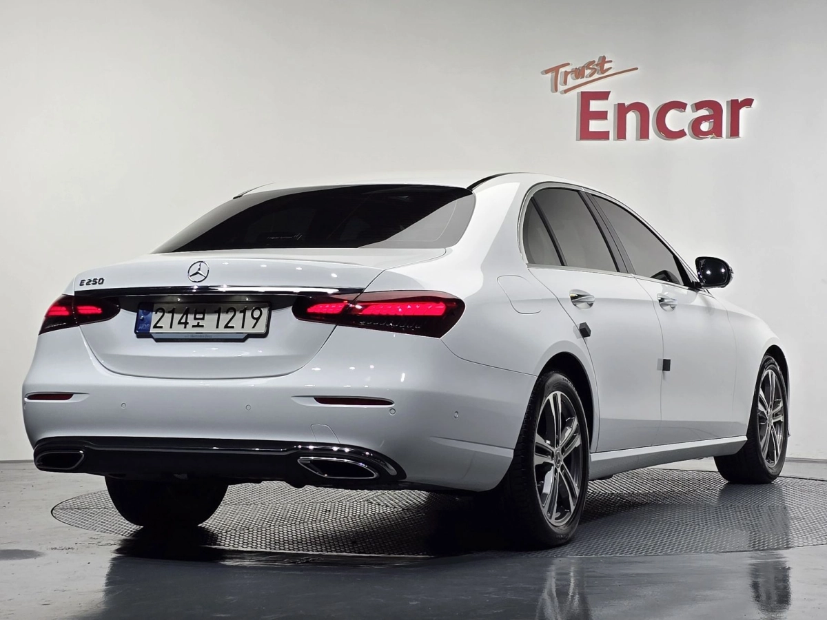 MERCEDES BENZ E-CLASS W213 2023