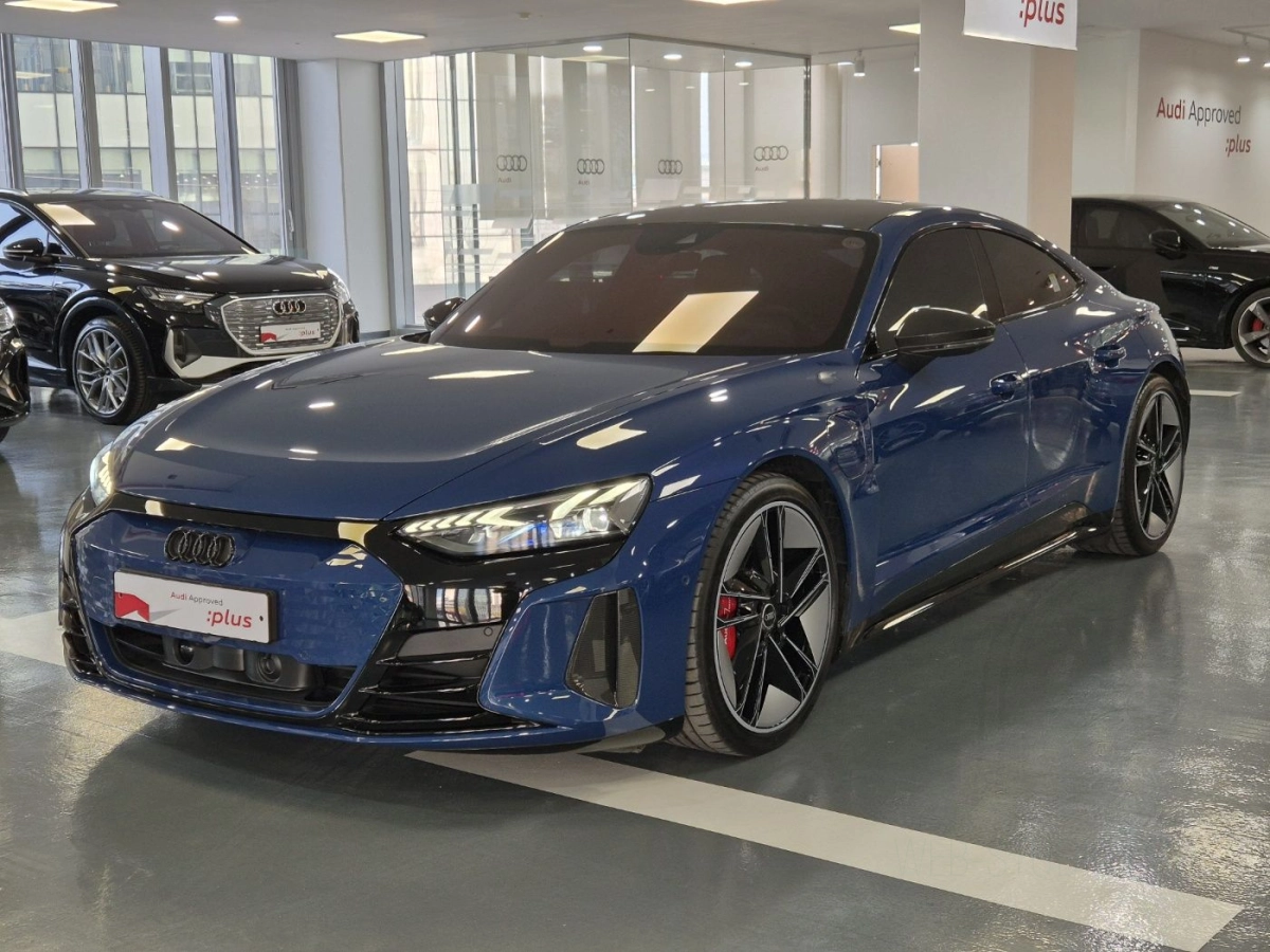 AUDI RS E-TRON  2023