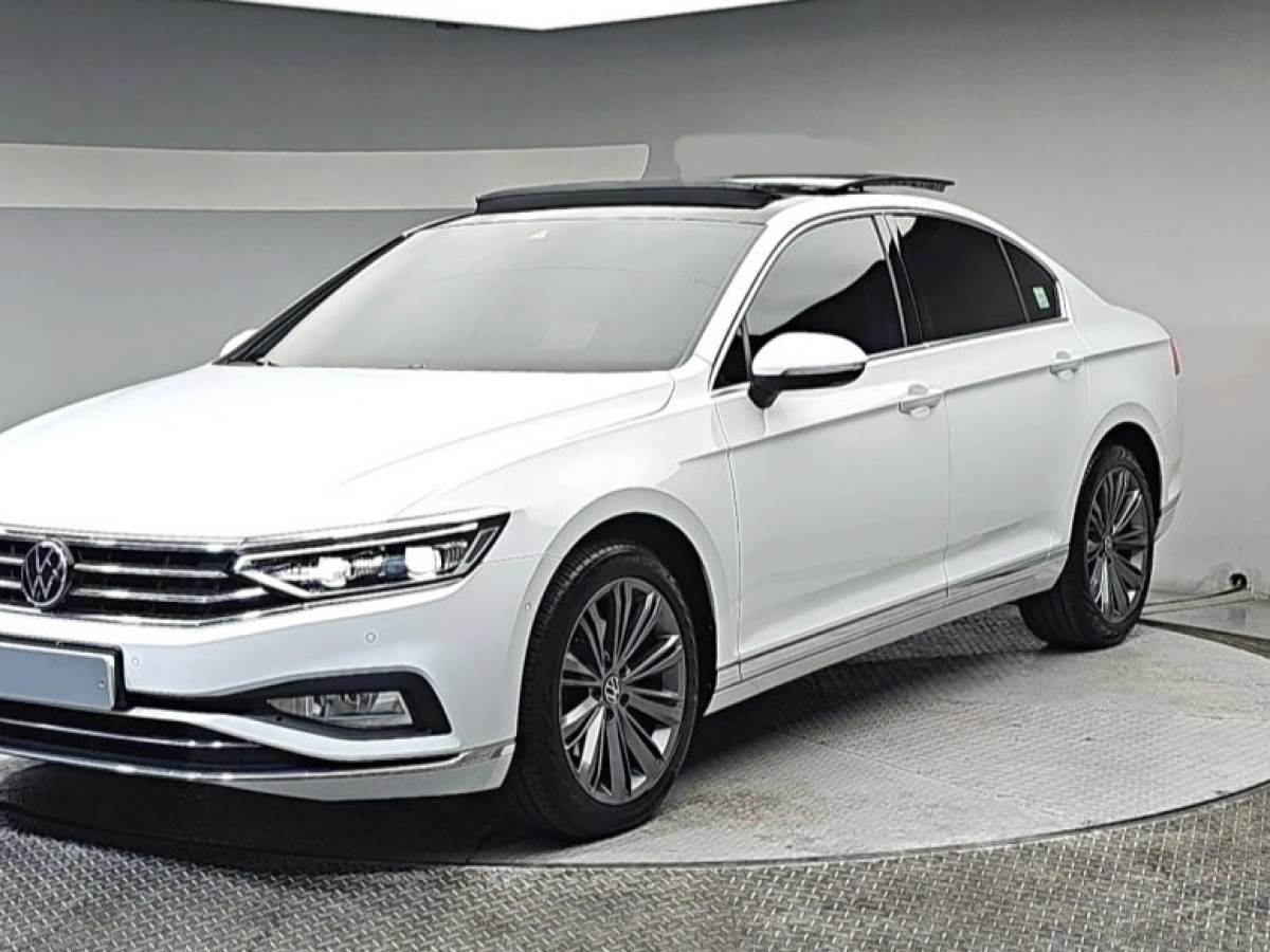 VOLKSWAGEN PASSAT GT B8 2022