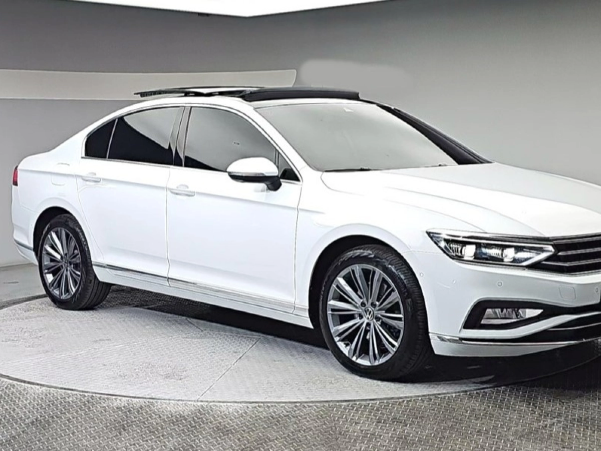 VOLKSWAGEN PASSAT GT B8