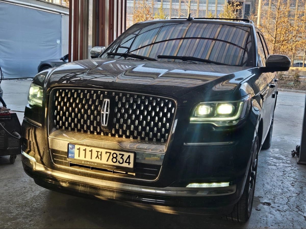 LINCOLN NAVIGATOR  2023